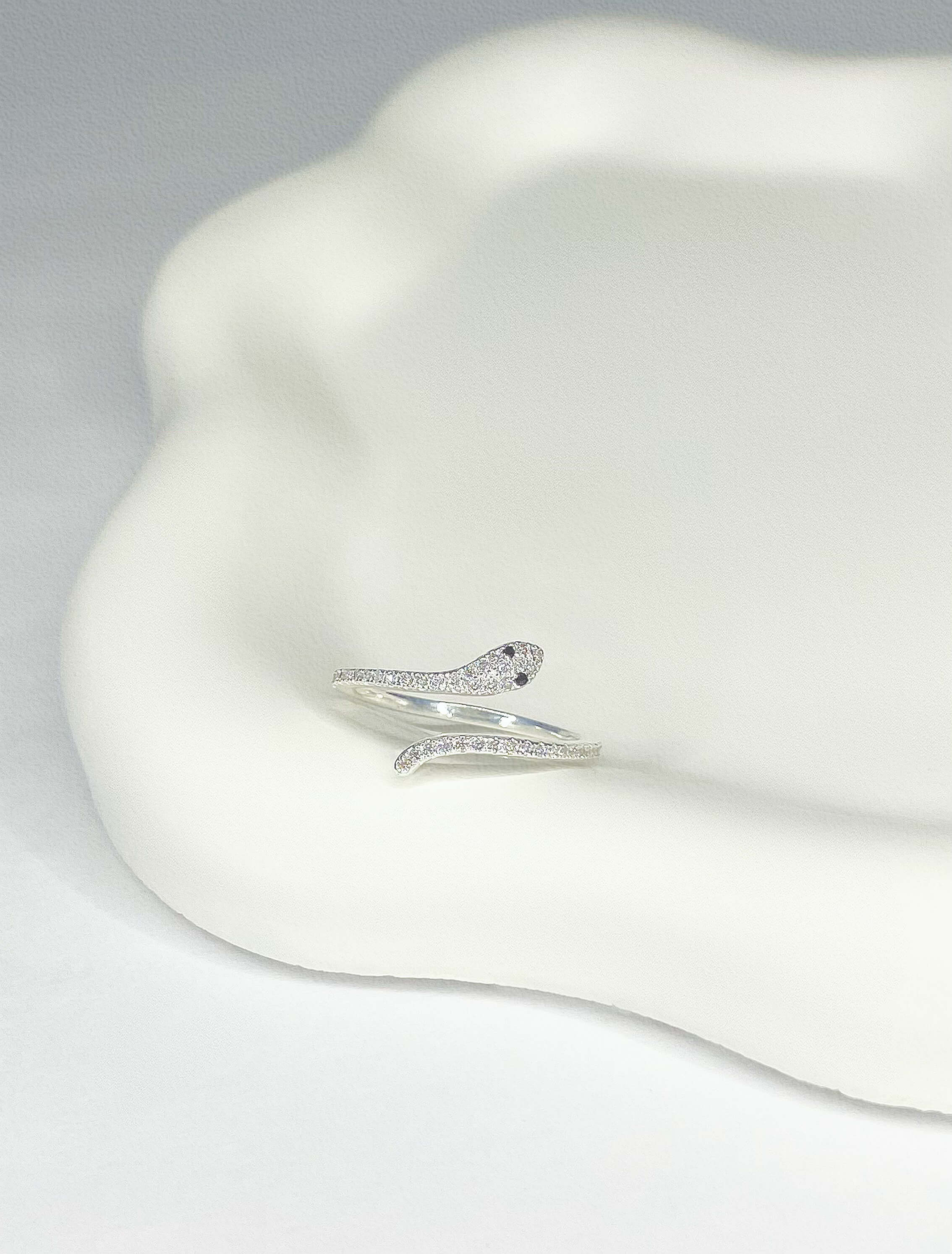 Anel Regulável Cobra Cravejada