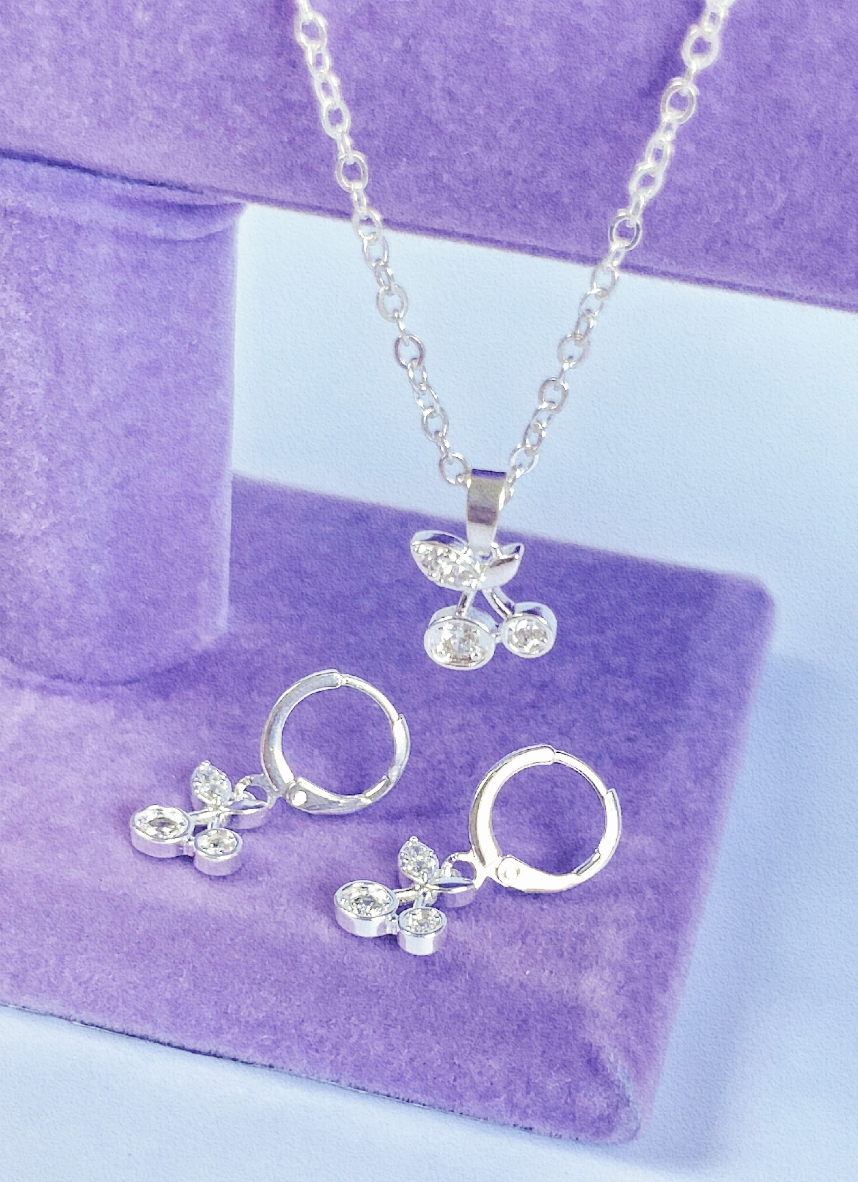 Conjunto Cereja Cravejada