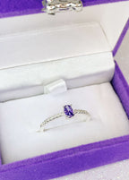 Anel Solitário Cravejado Lilás