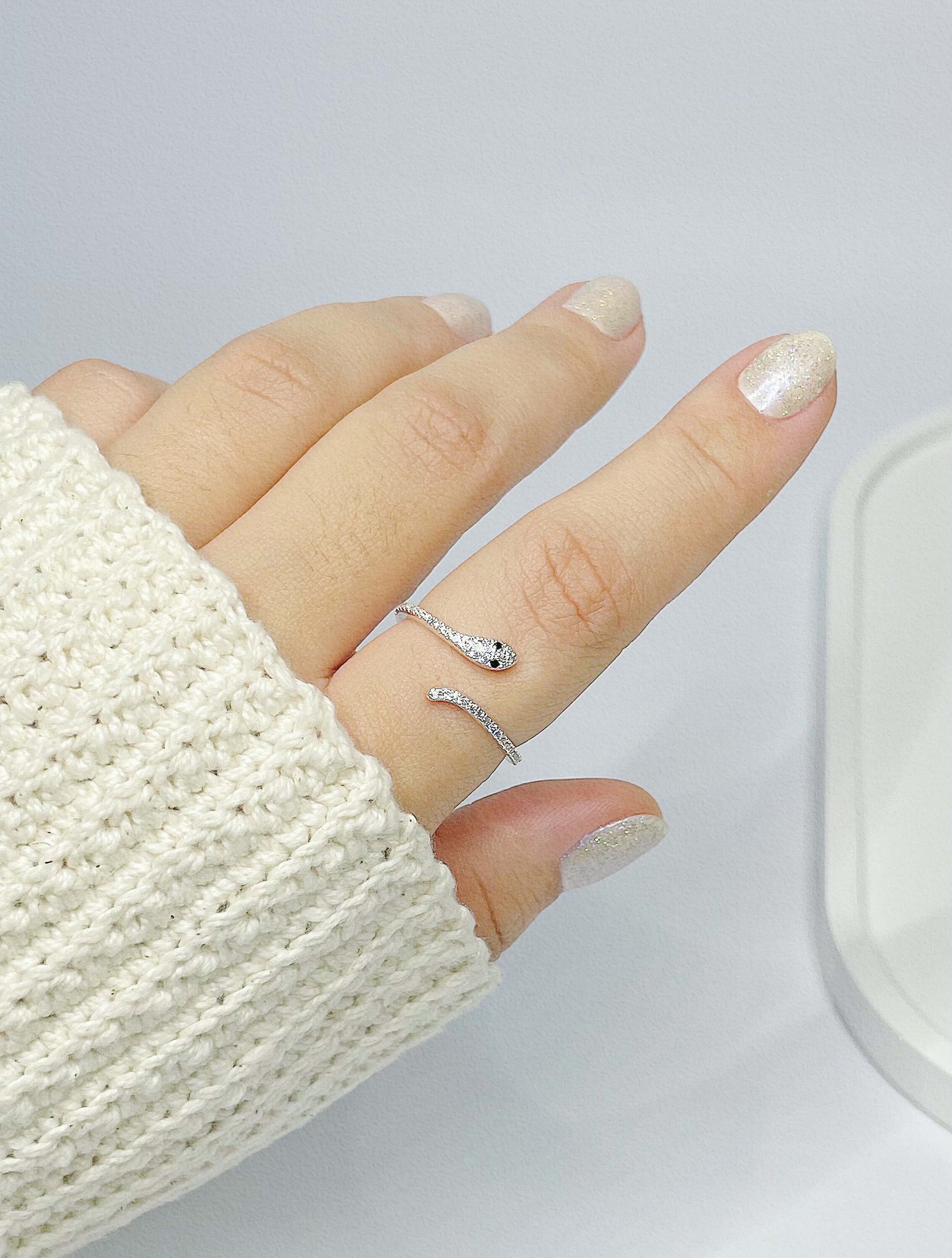 Anel Regulável Cobra Cravejada