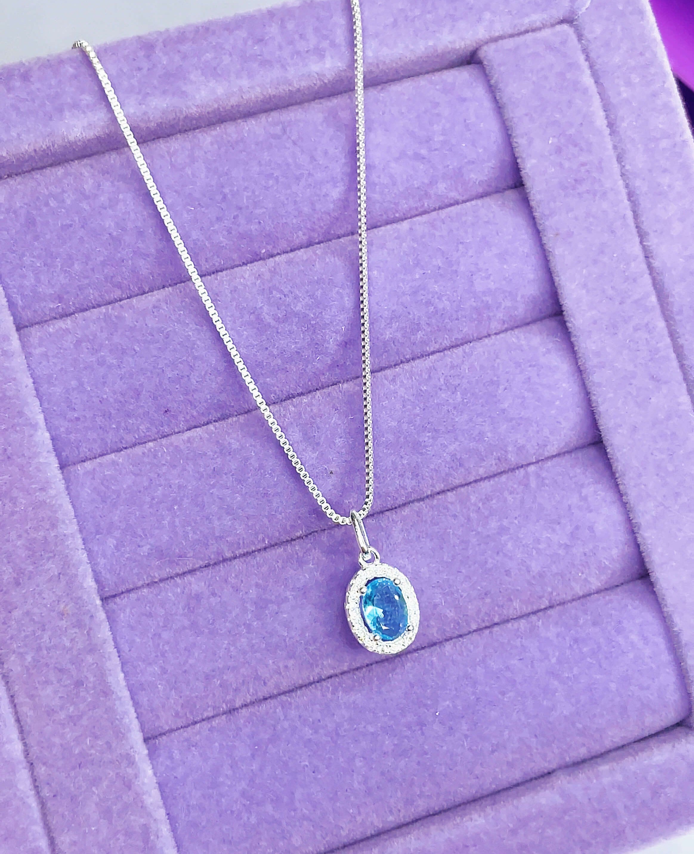 Colar Azul Cravejado