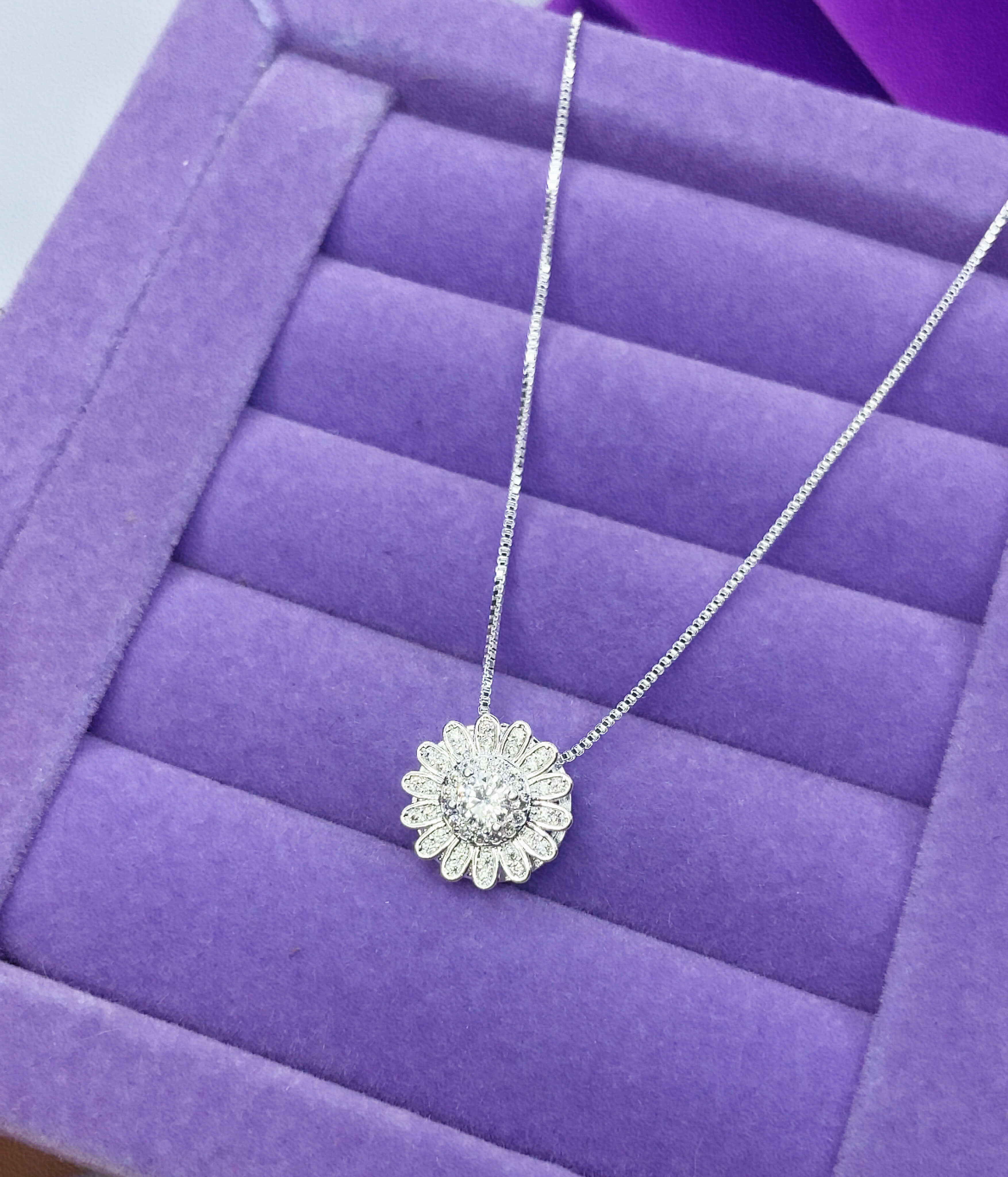 Colar Girassol Cravejado