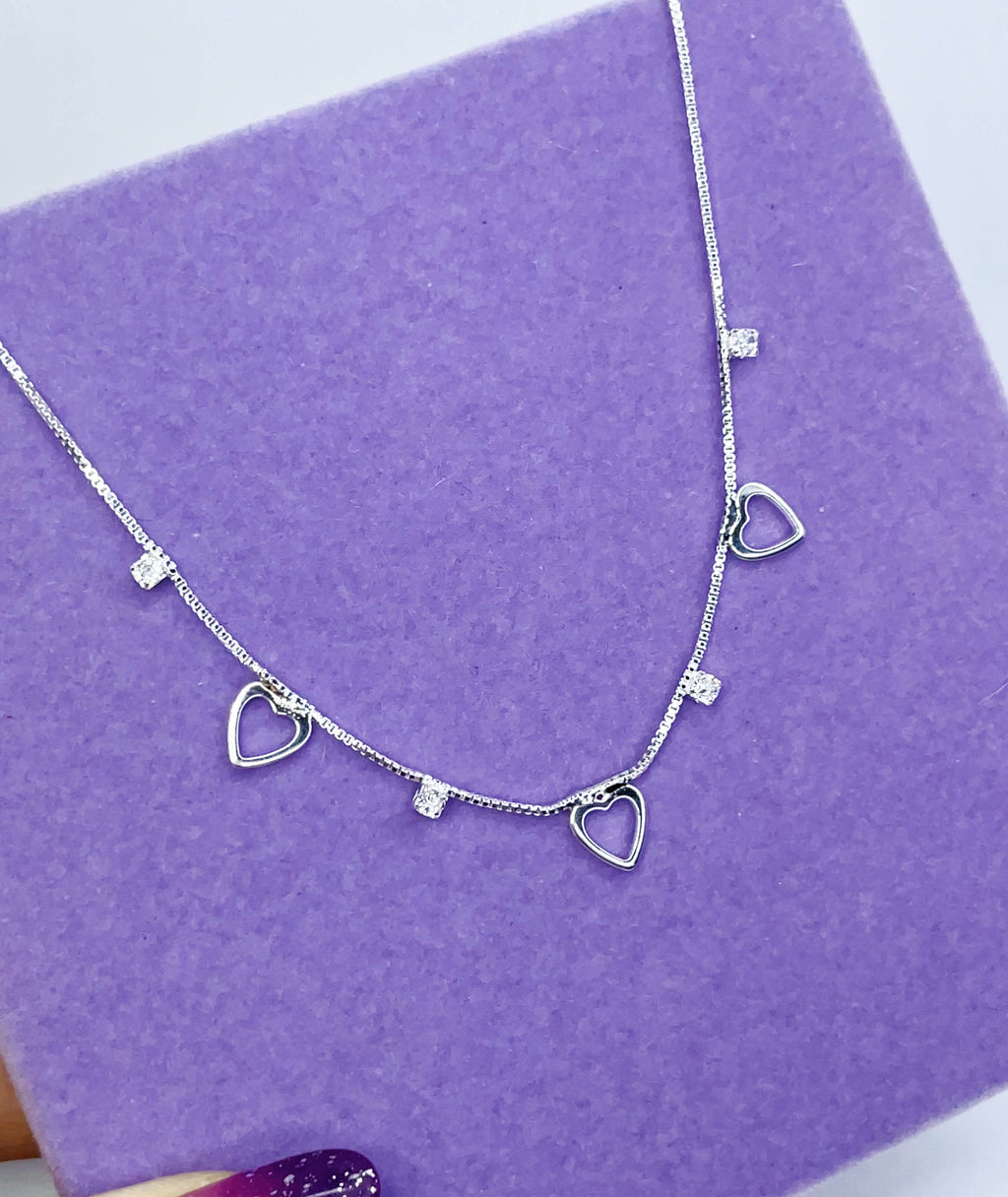 Colar Corações e Pontos de Luz