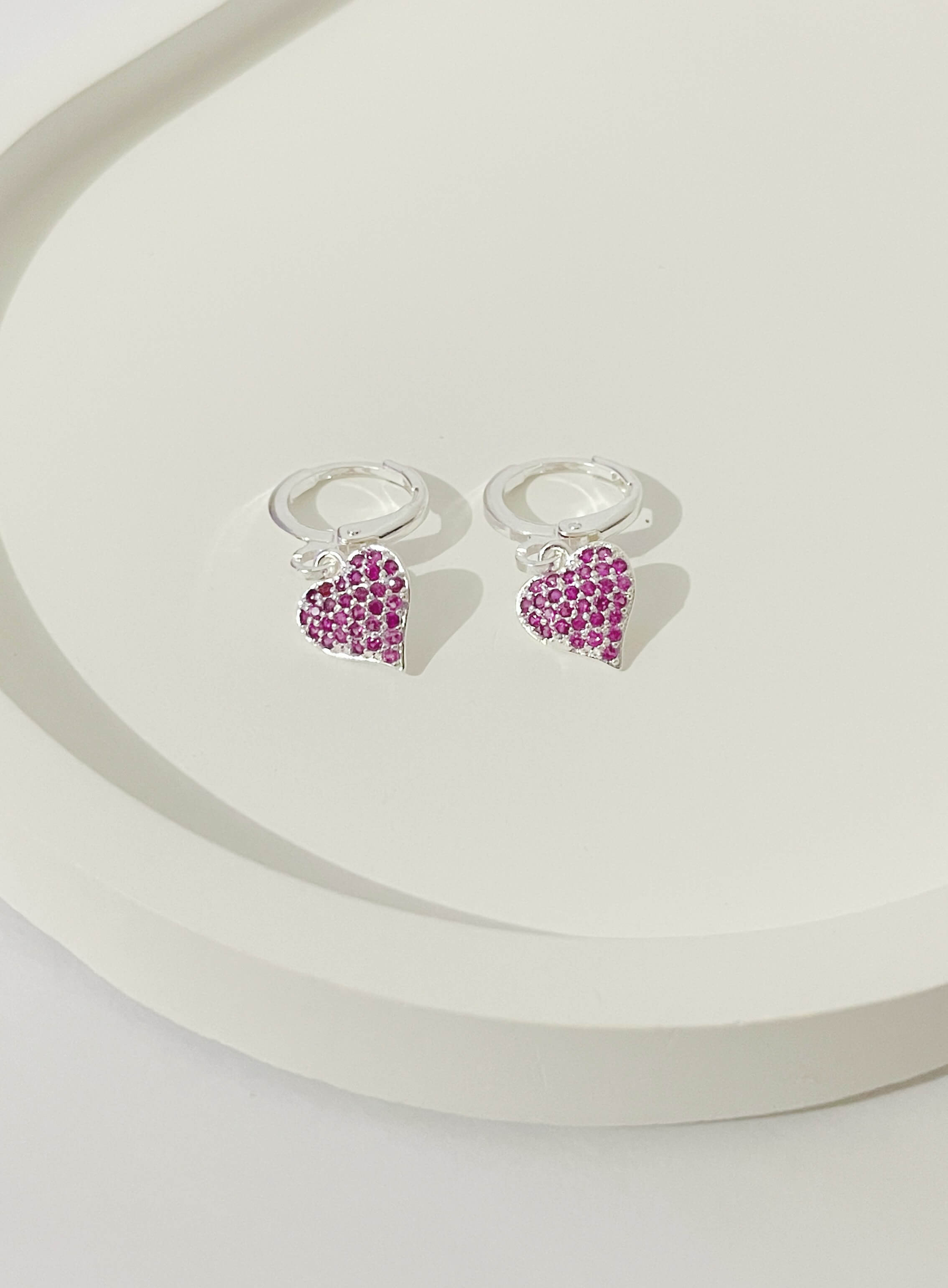 Argolinha Coração Cravejado Fucsia