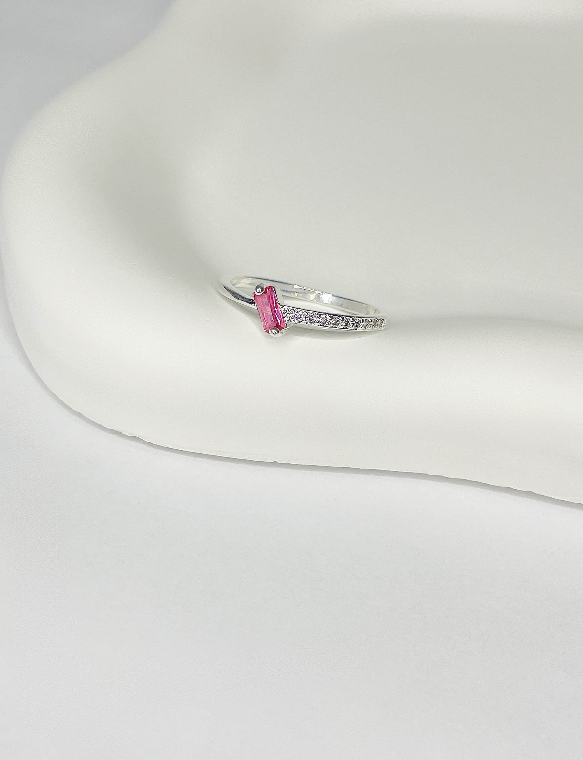 Anel Pedra Retangular Fucsia