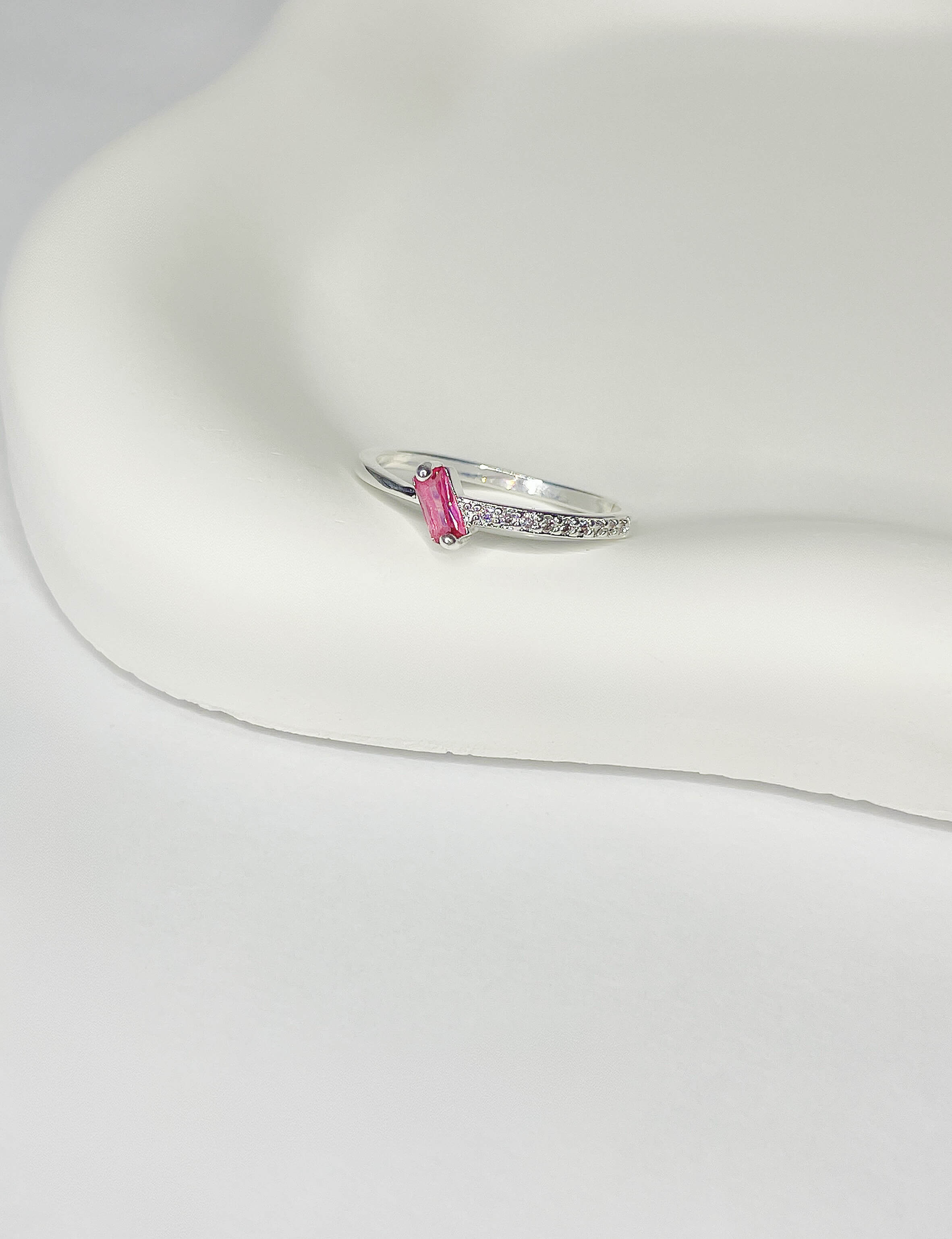 Anel Pedra Retangular Fucsia