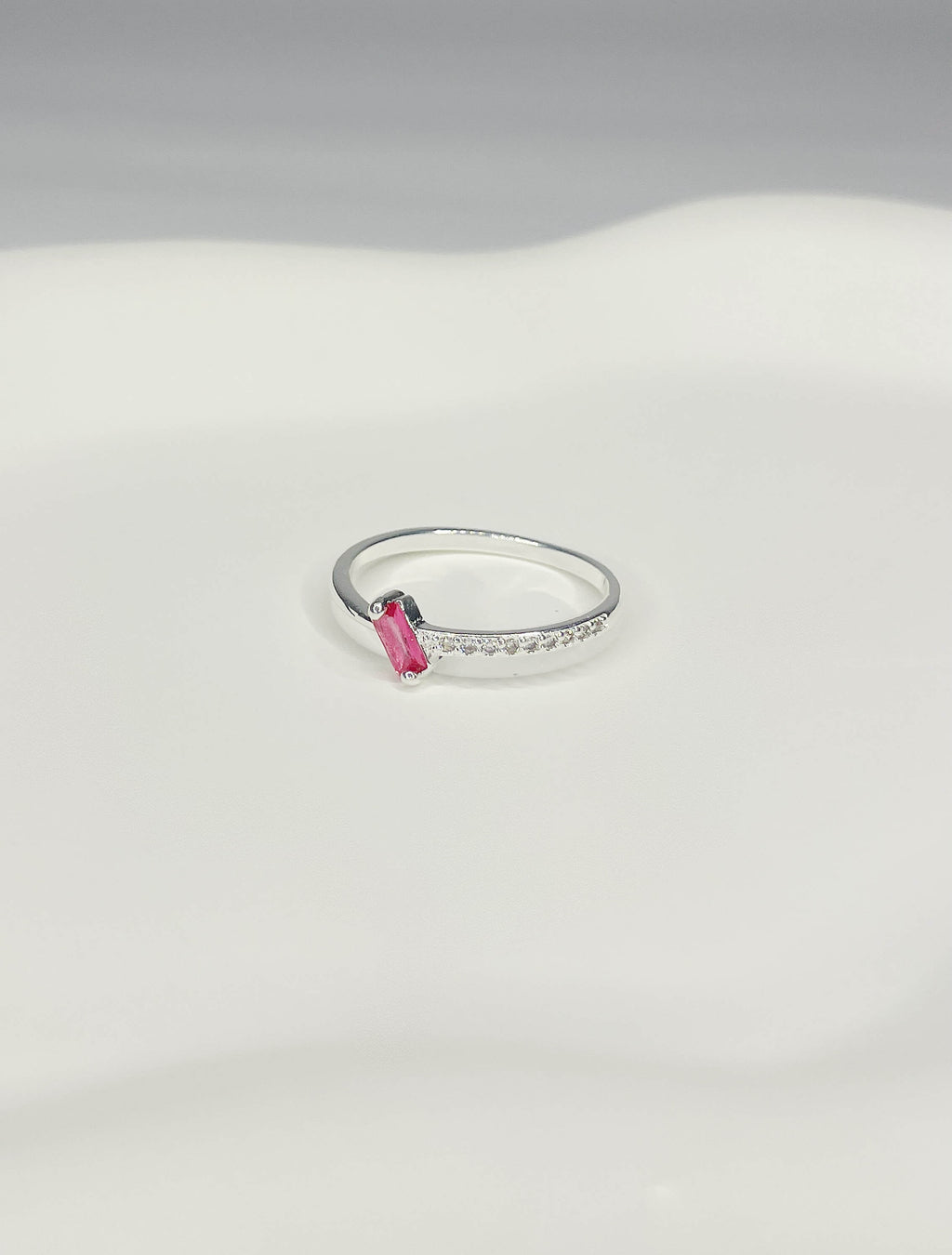 Anel Pedra Retangular Fucsia