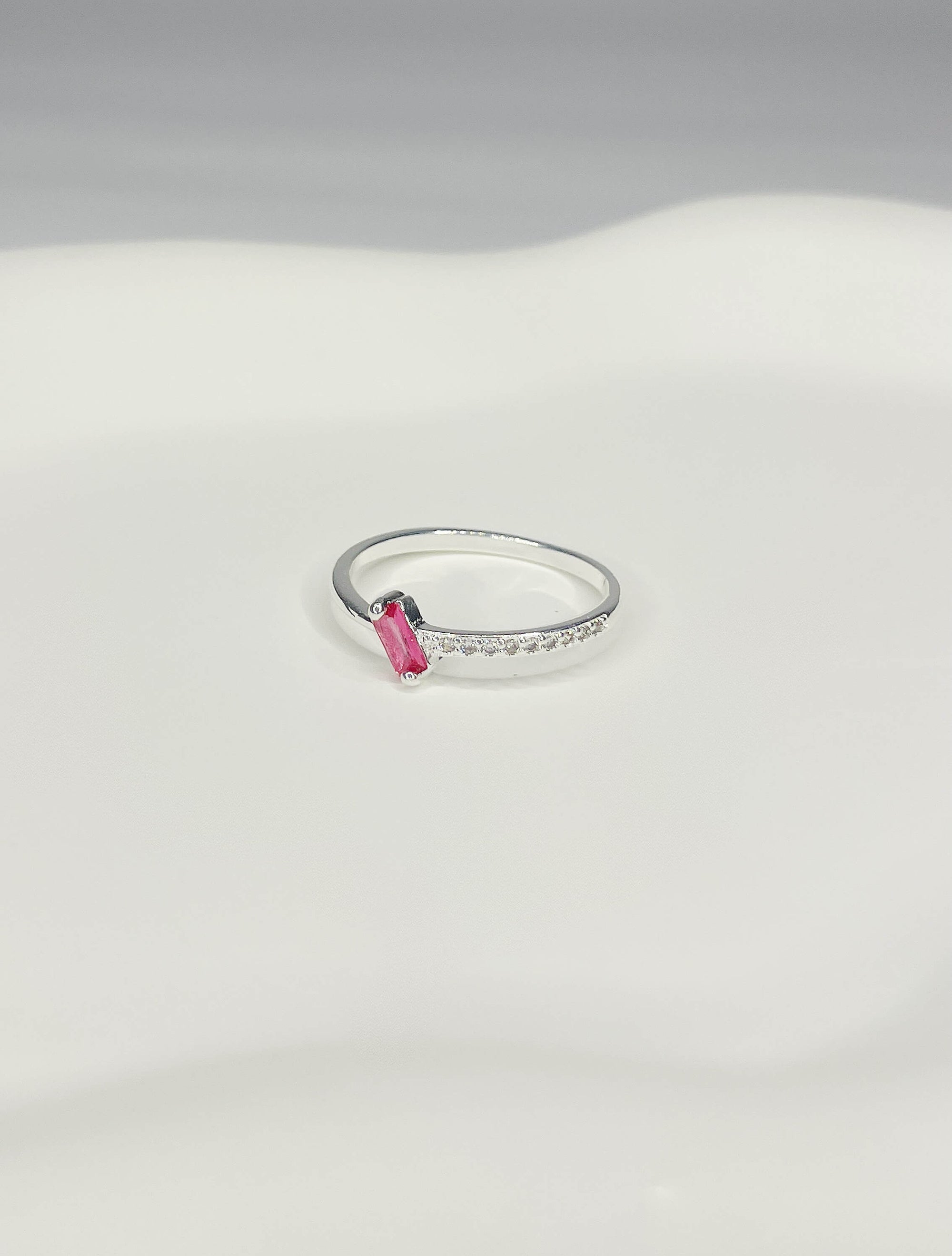 Anel Pedra Retangular Fucsia