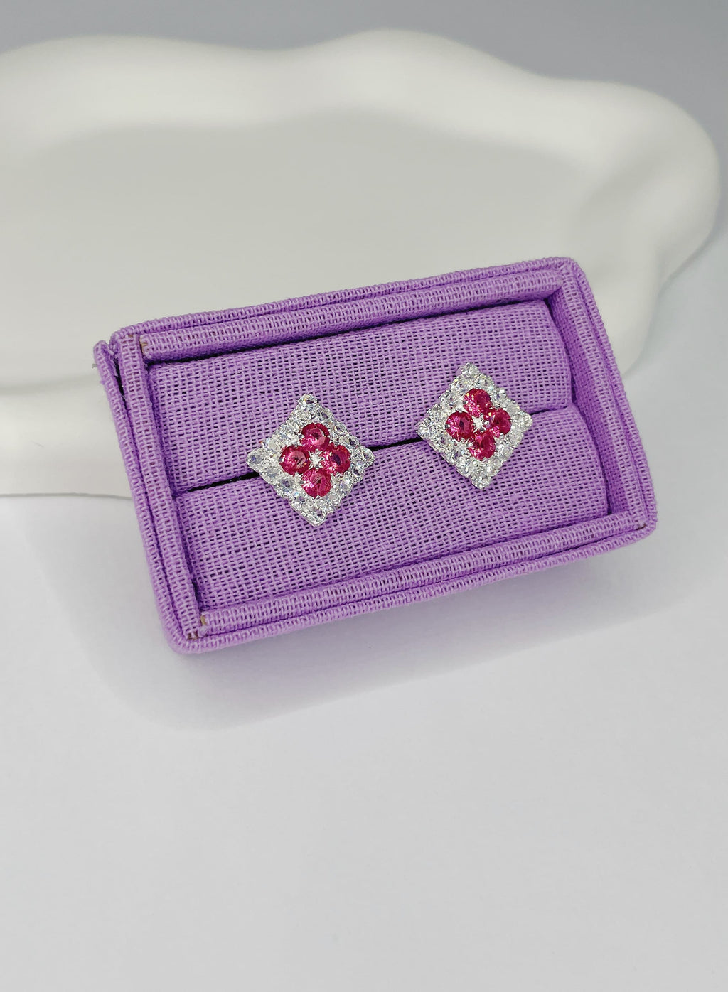 Brinco Cherry Cravejado