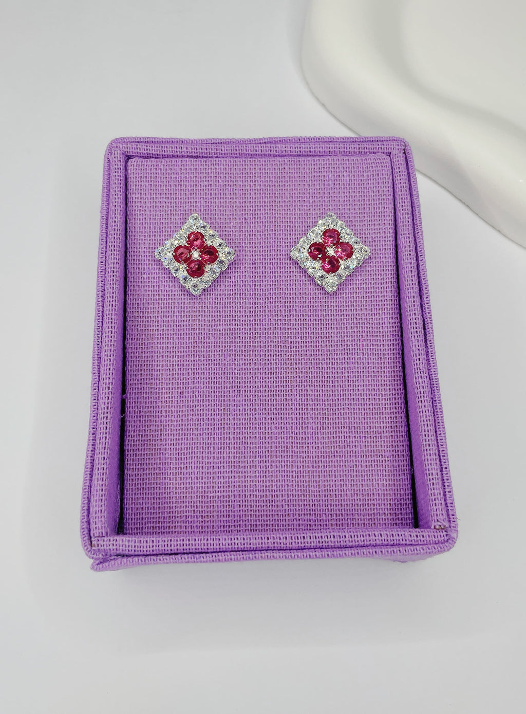 Brinco Cherry Cravejado