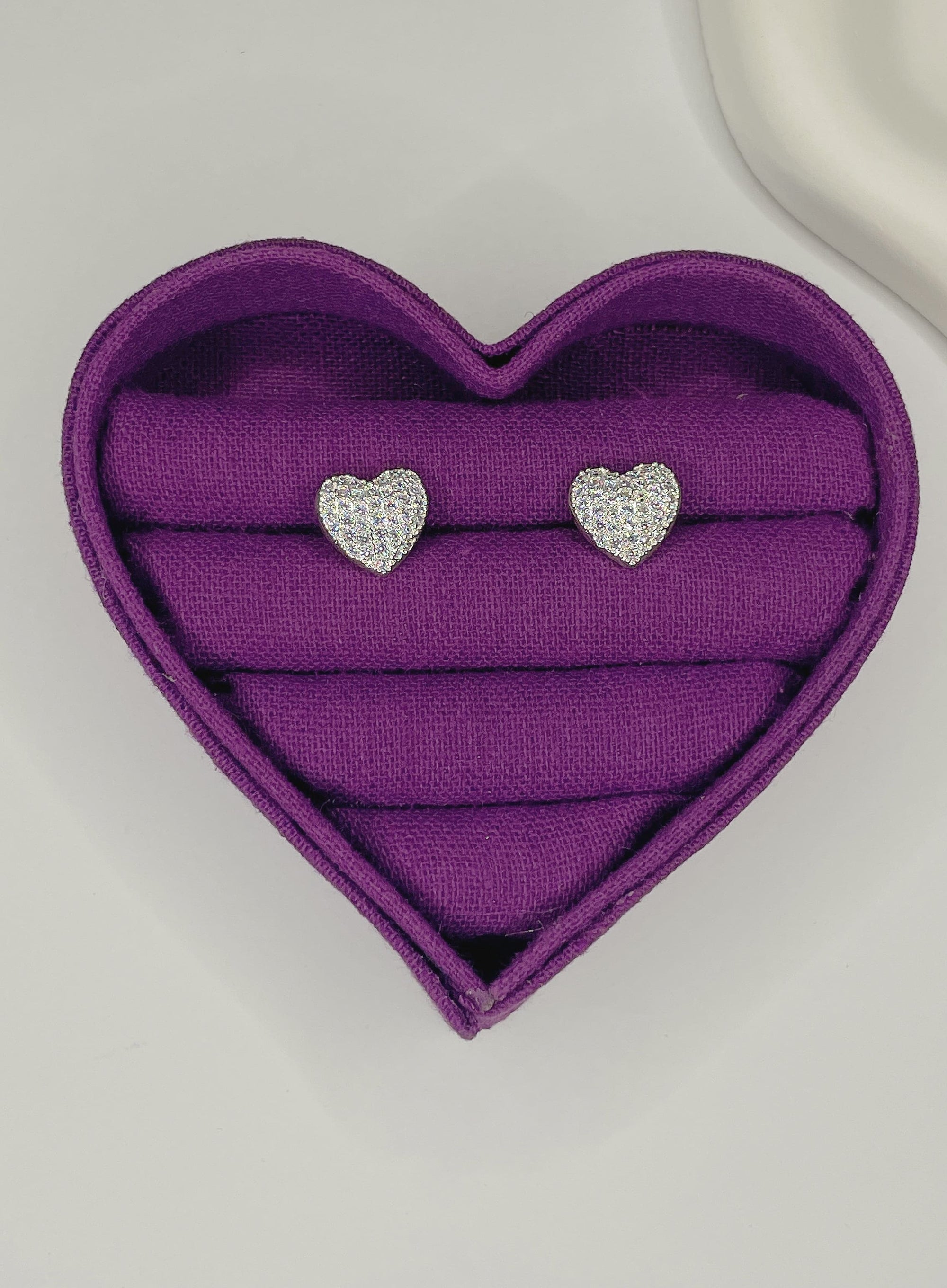 Brinco Coração Preenchido Cravejado