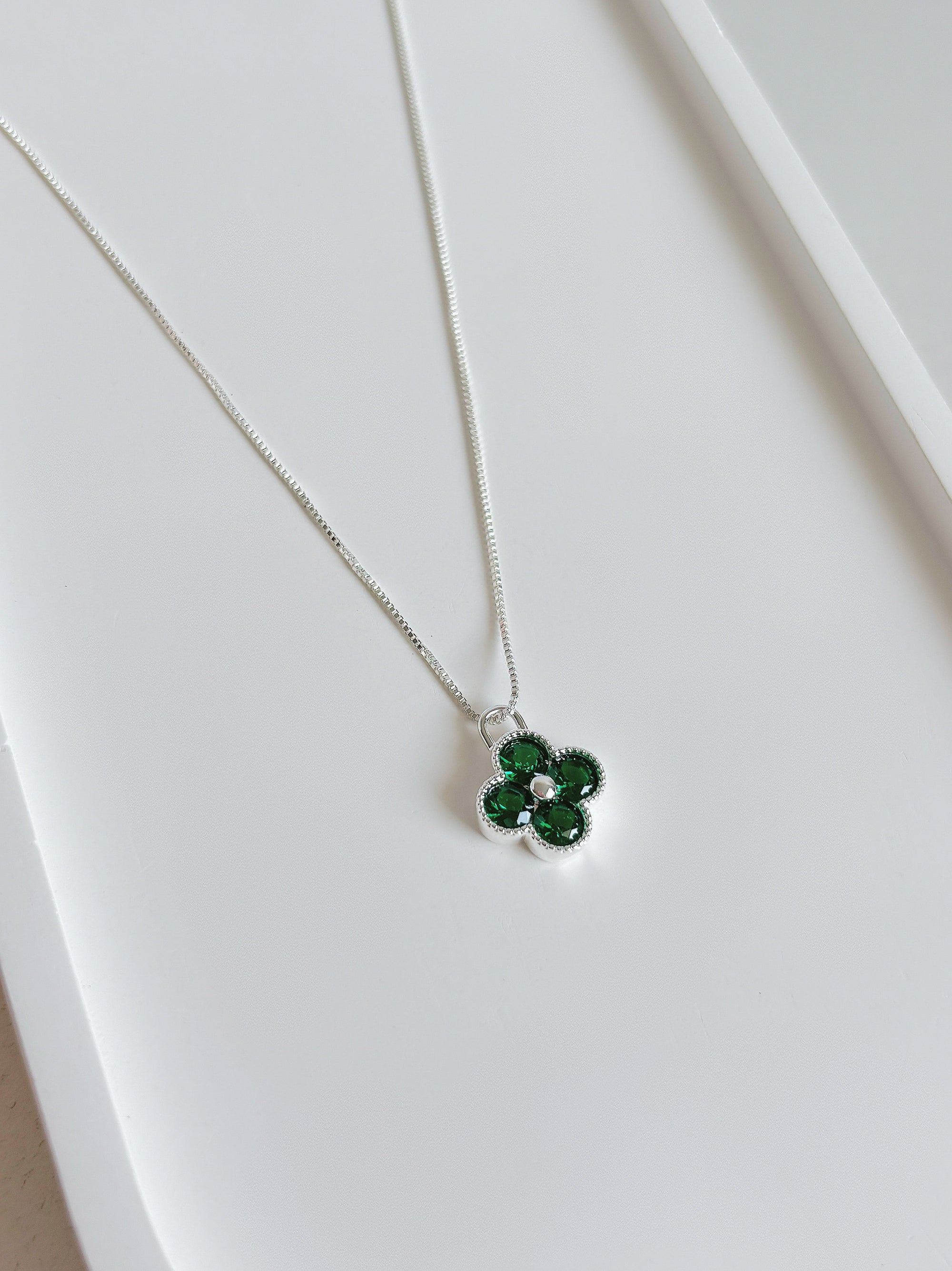 Colar Trevo Zircônia Verde