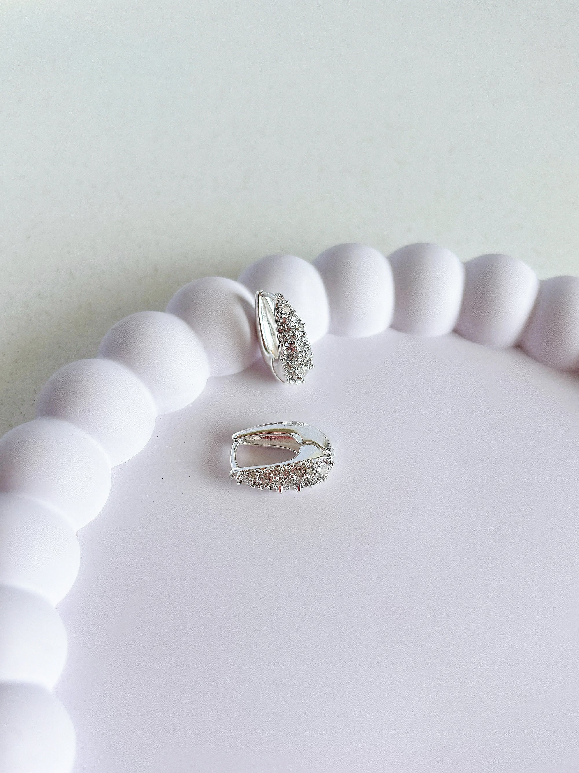 Argolinha Oval de Zircônias