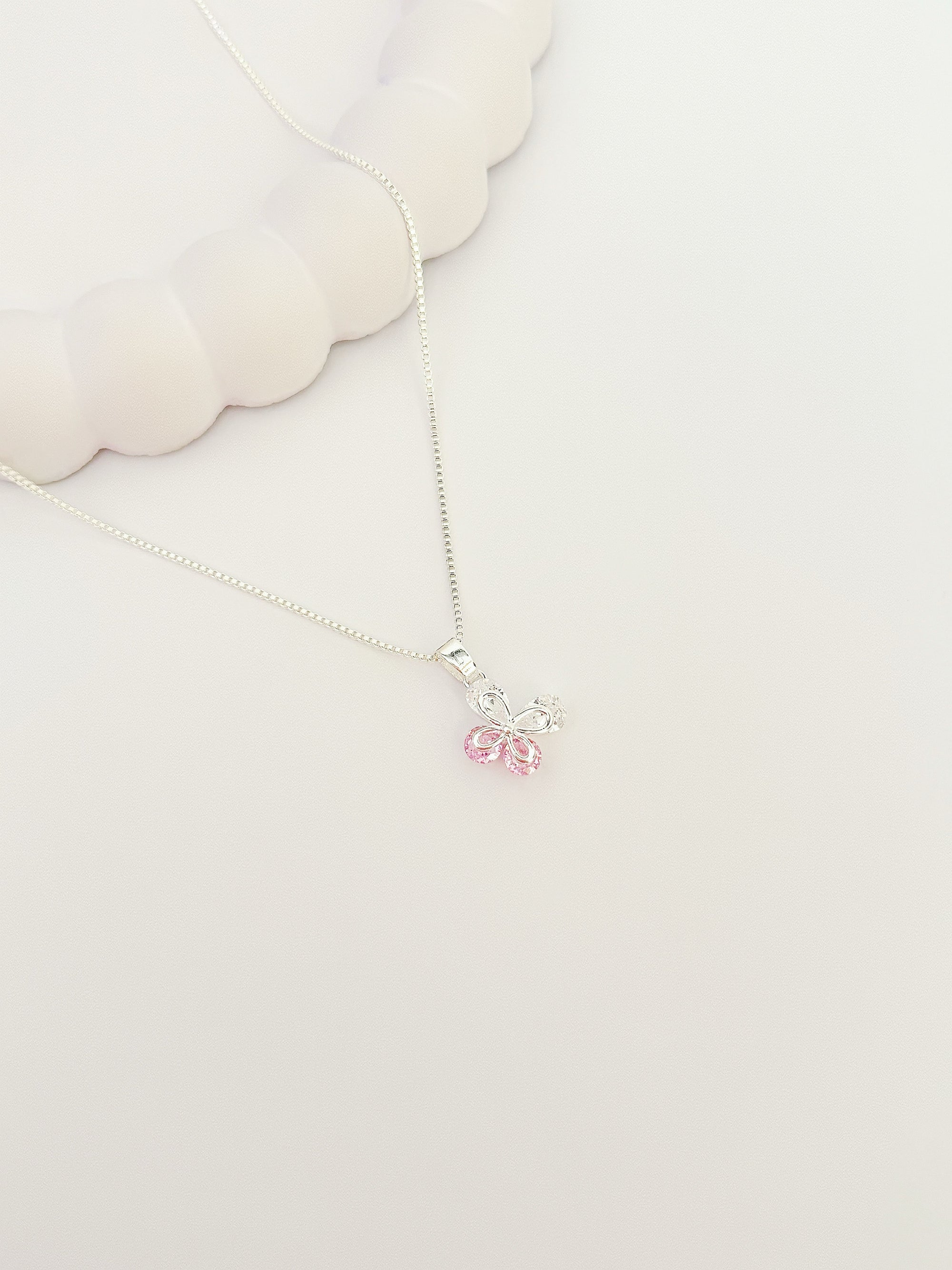 Colar Borboleta de Cristal Rosa