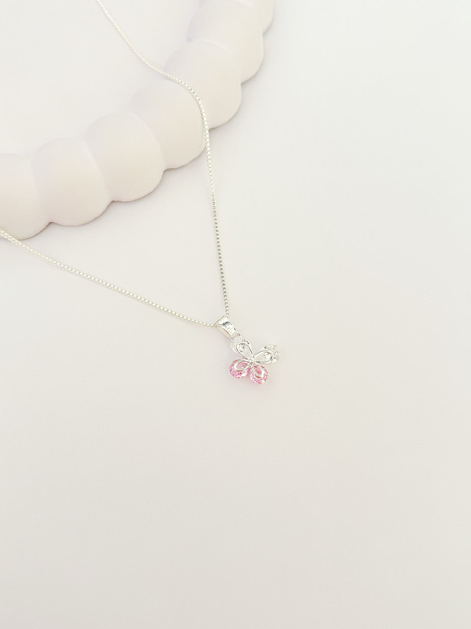 Colar Borboleta de Cristal Rosa