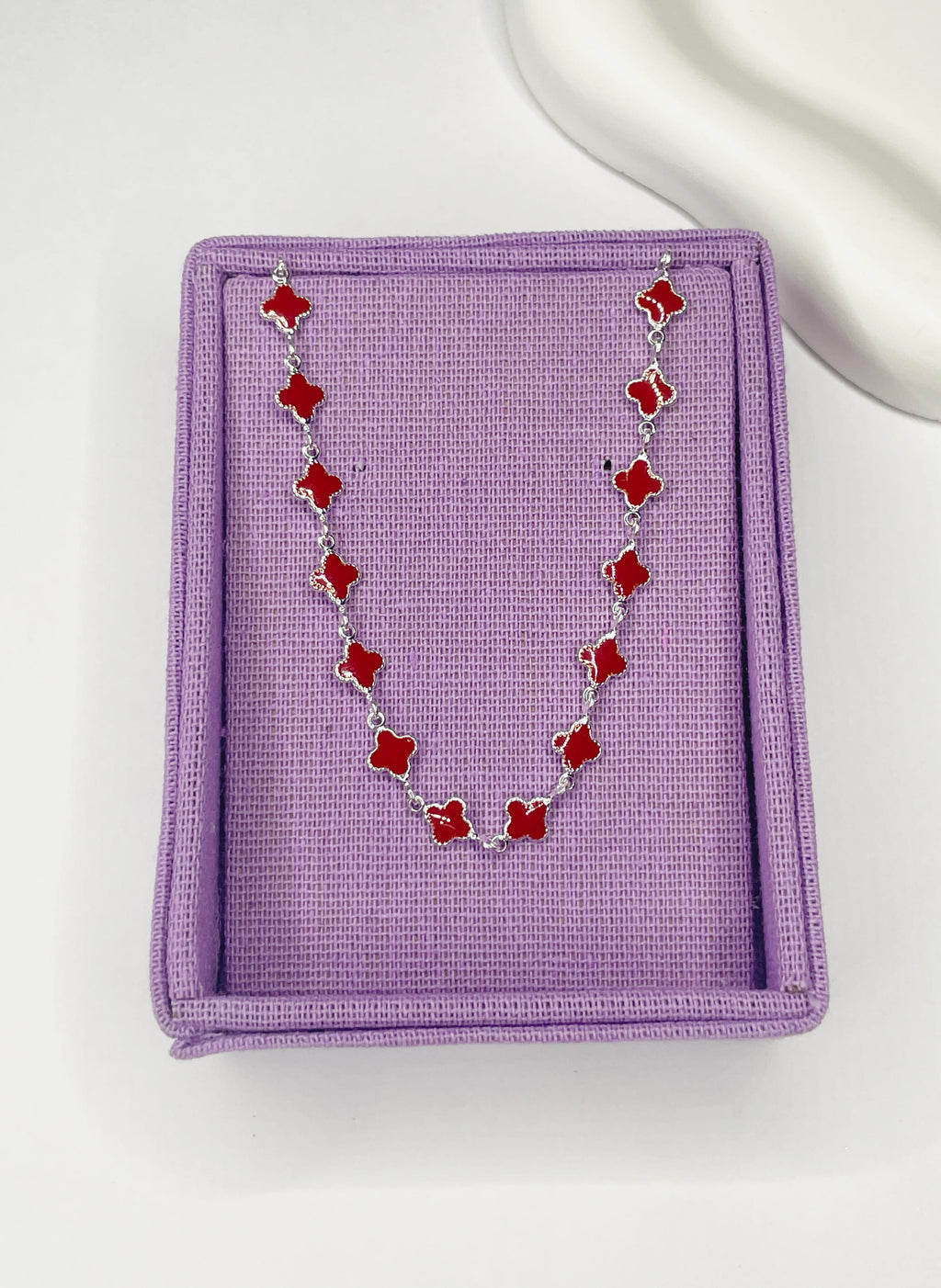 Choker Virginia Mini Trevos Vermelhos