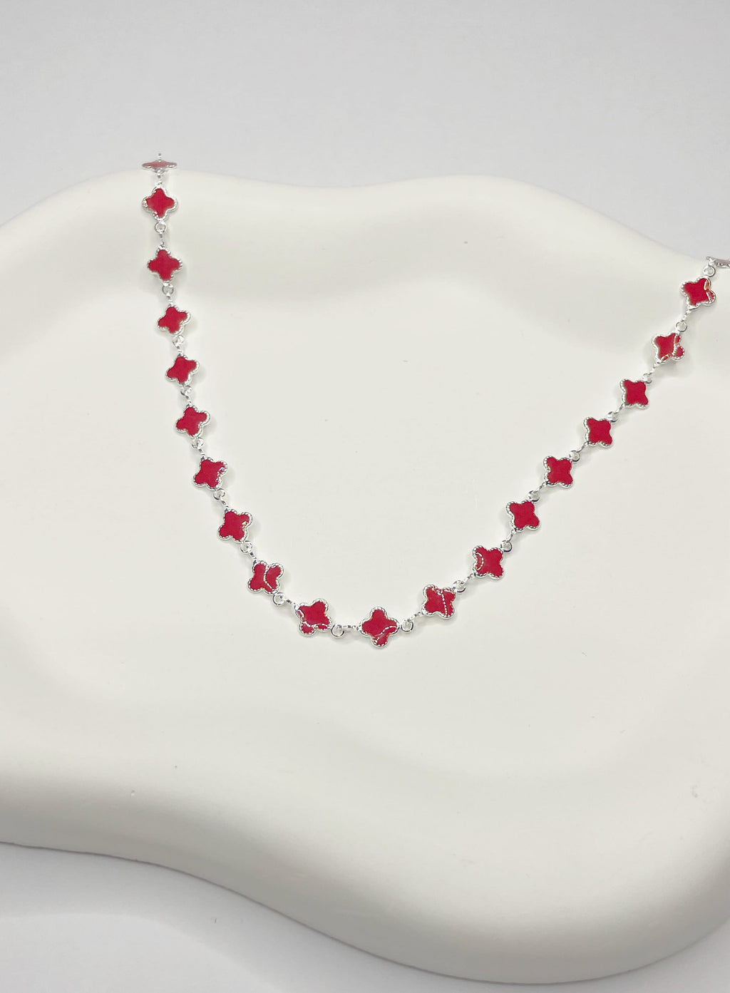 Choker Virginia Mini Trevos Vermelhos