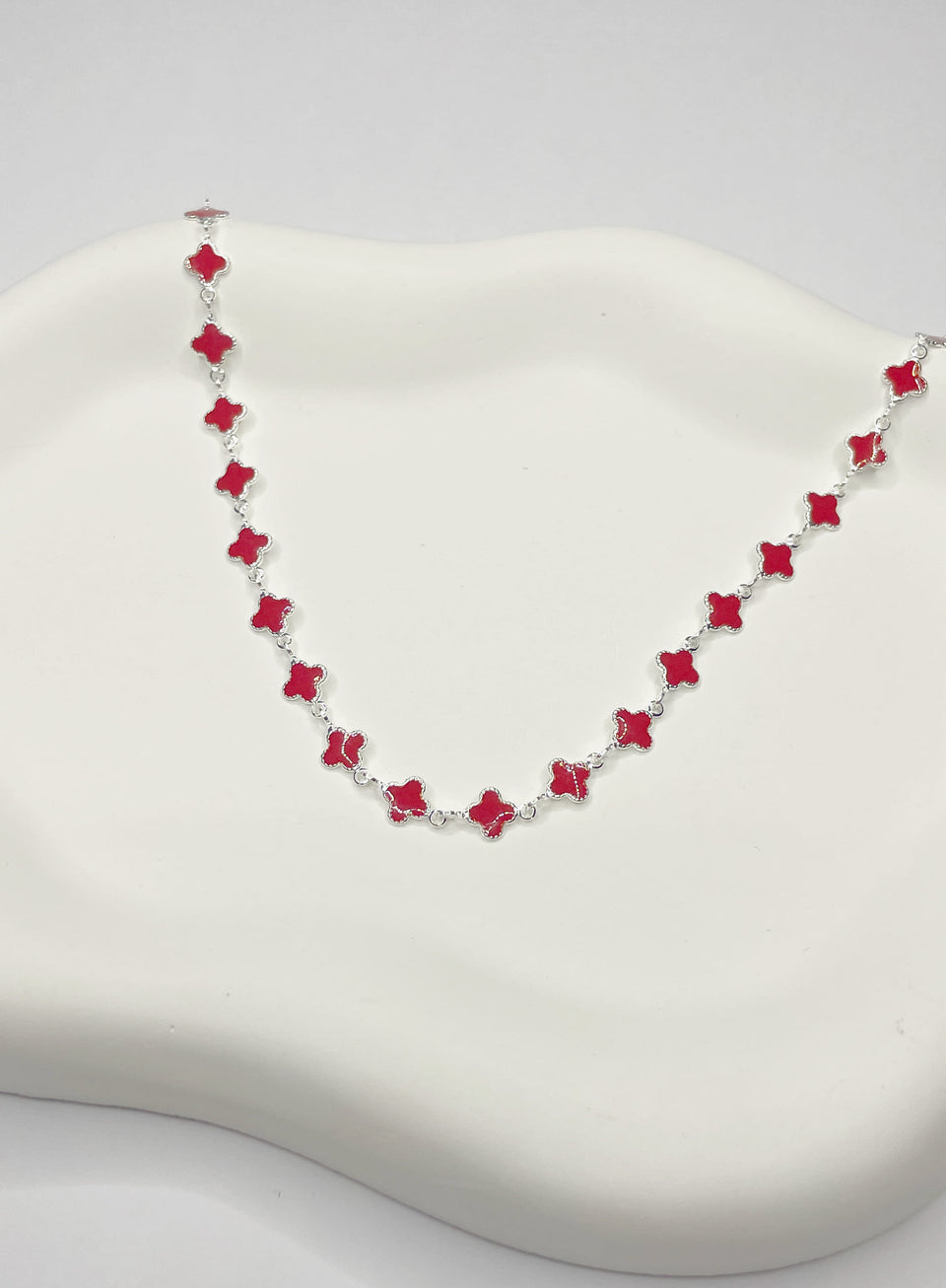 Choker Virginia Mini Trevos Vermelhos