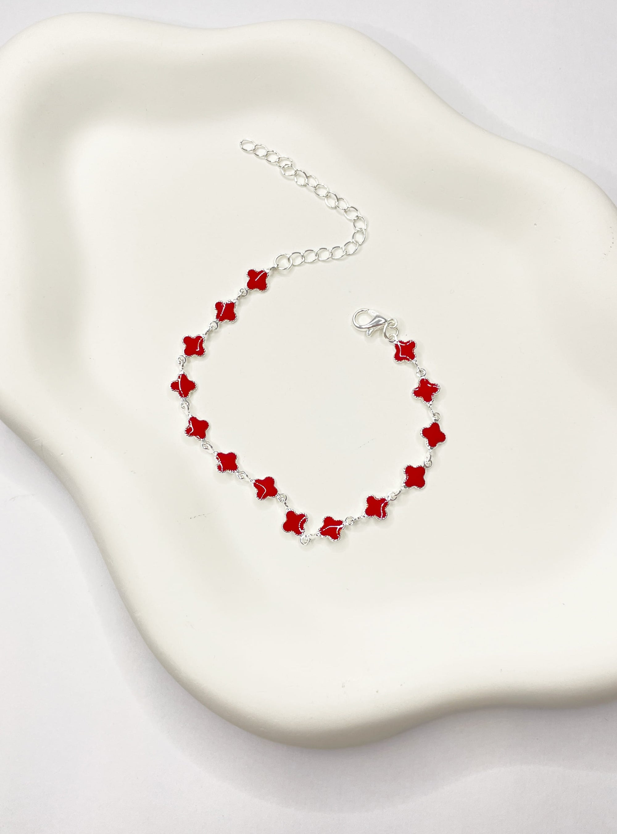 Pulseira Virginia Mini Trevos Vermelhos