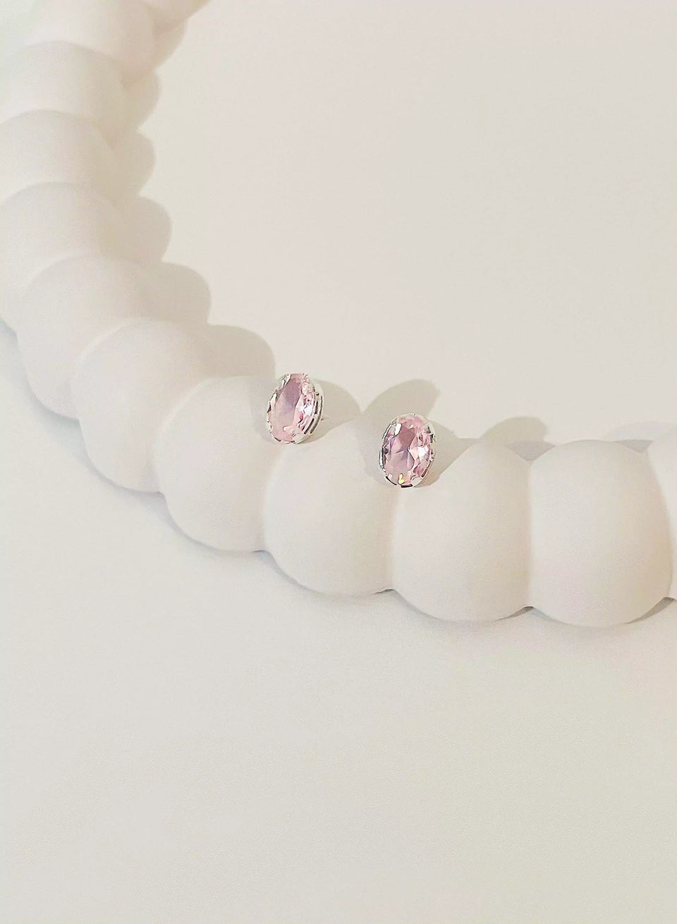 Brinco Oval Rosa Claro