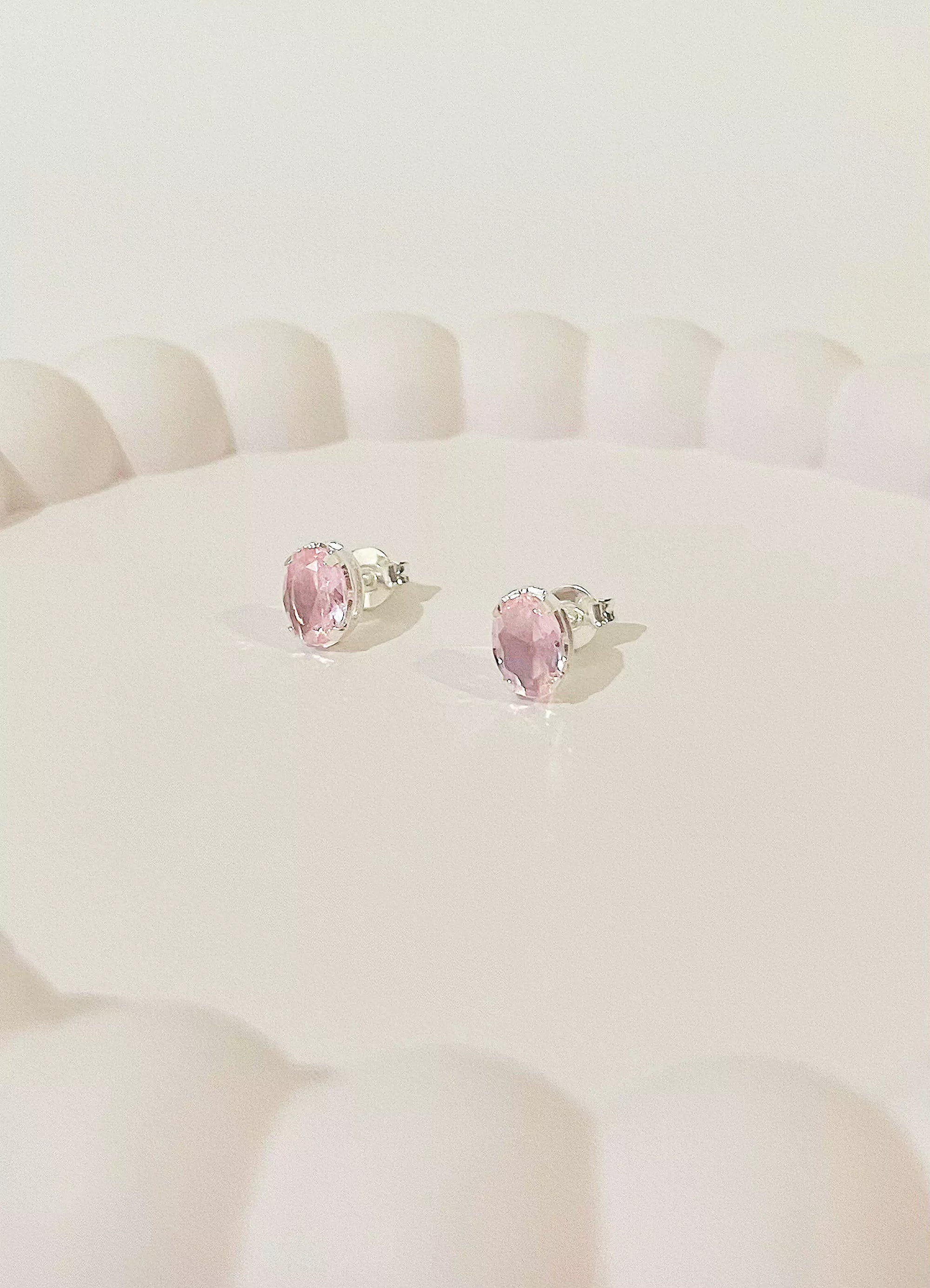 Brinco Oval Rosa Claro